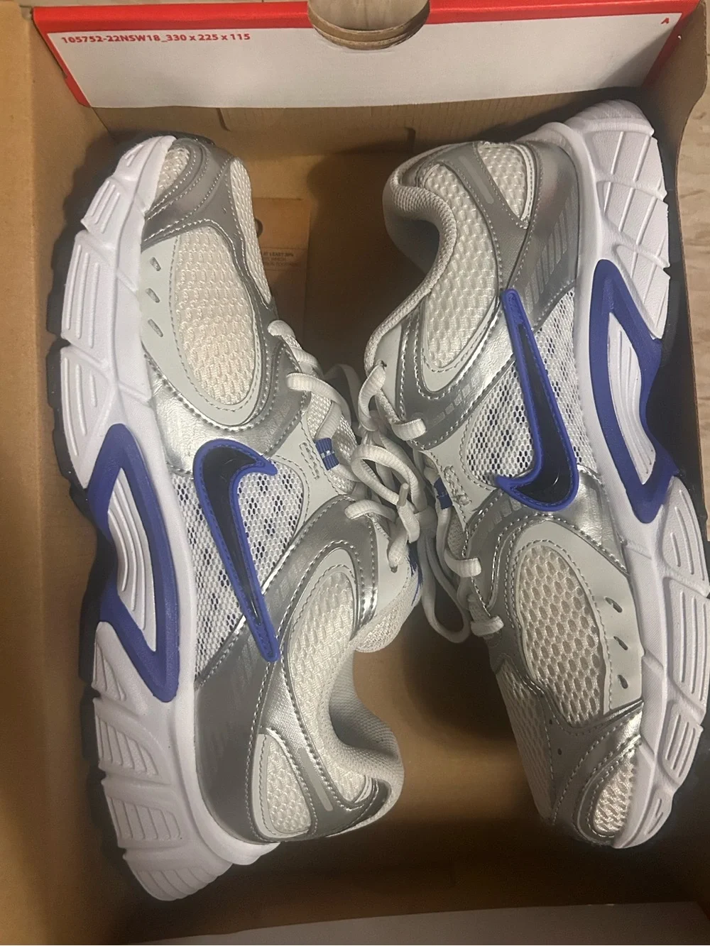 Nike V5 RNR White Silver Blue Trainer with Bold Blue Swoosh